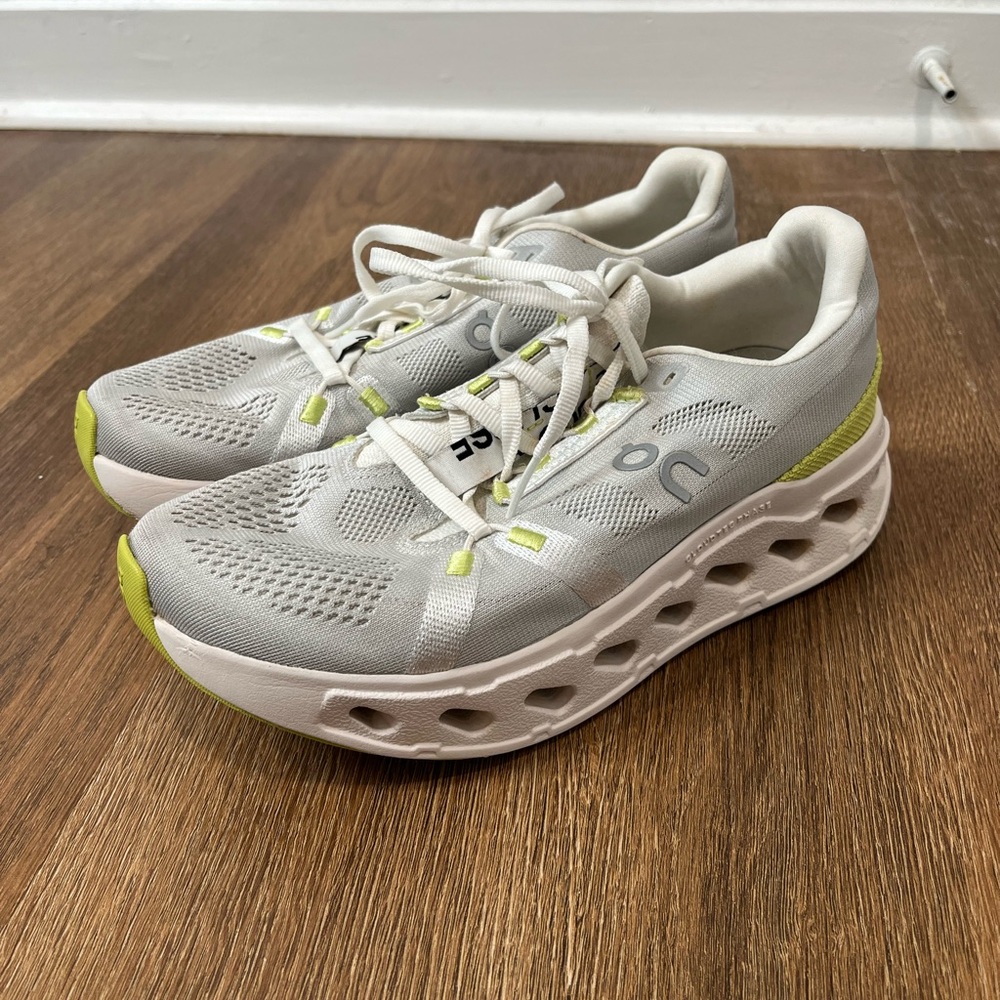 On Cloud Eclipse Running Shoes Size 8 - image 2